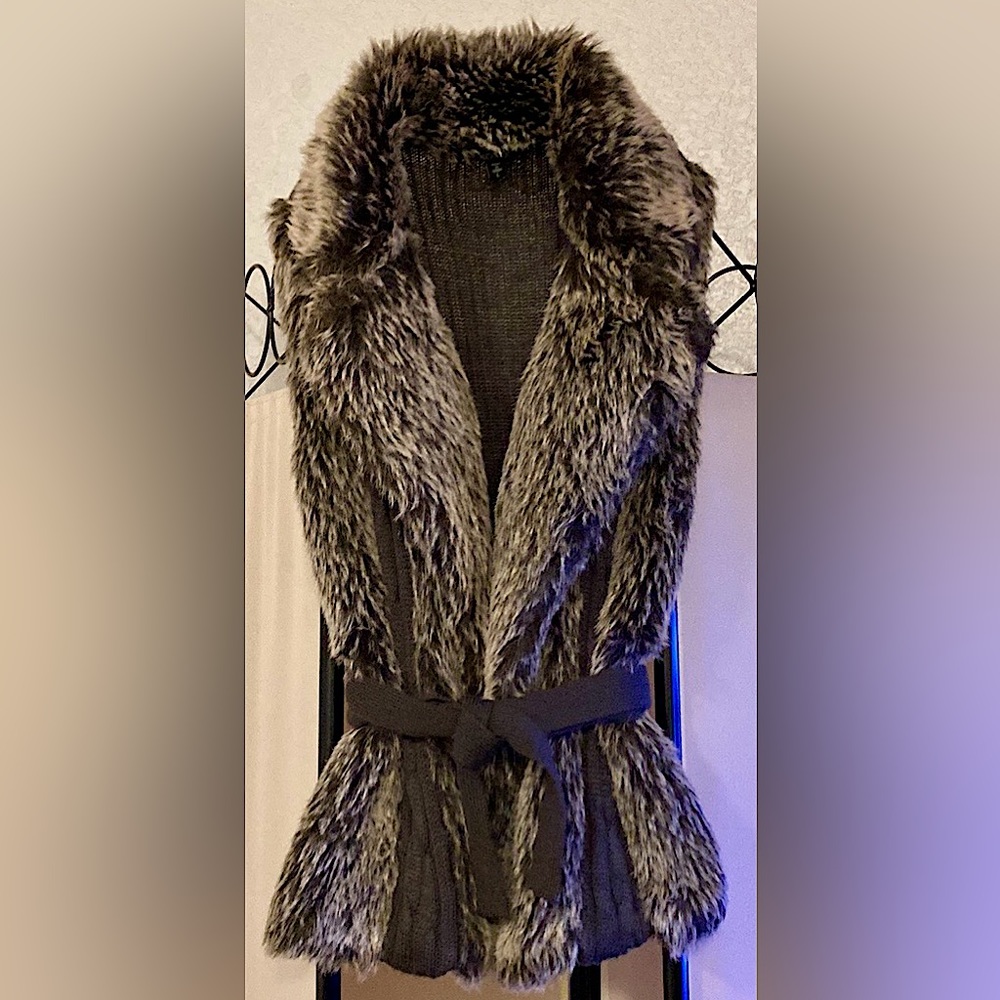 Faux Fur Sweater Vest n belt in Espresso. Jr size L, brand Xoxo. Never been worn
